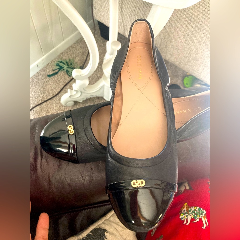 Fabulous black leather Cole Haan Elsie cap toe ballet flat